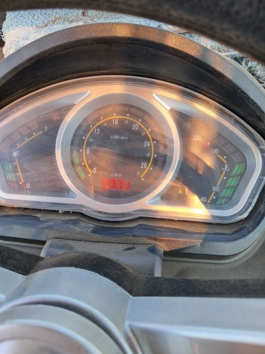 Tractor legumicultură , livezi Model MTZ 35 cai , 4x4 , climă , cabină