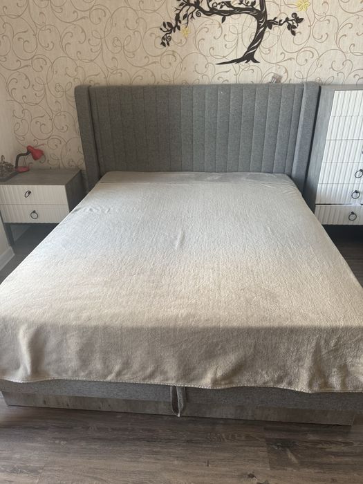 кровать двуспальная