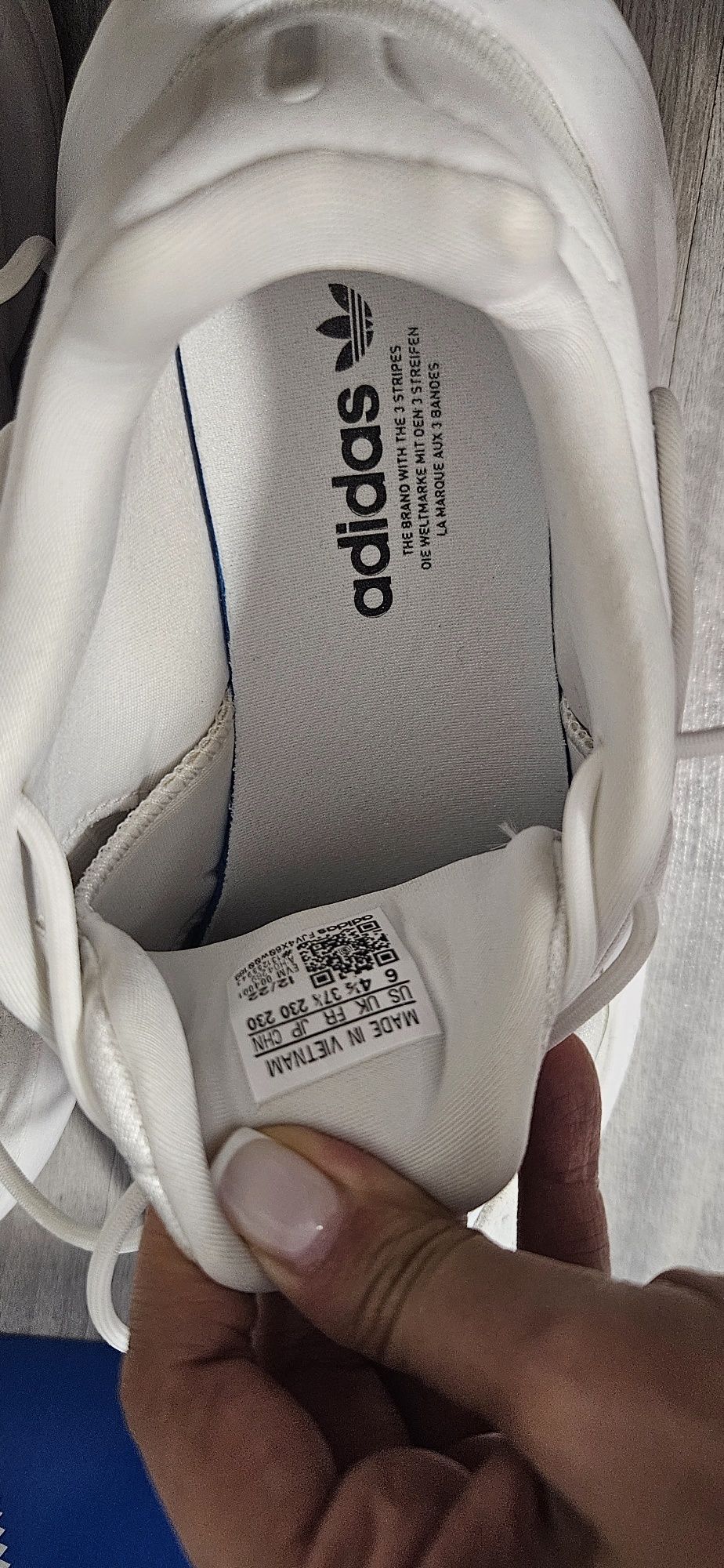 кроссовки adidas