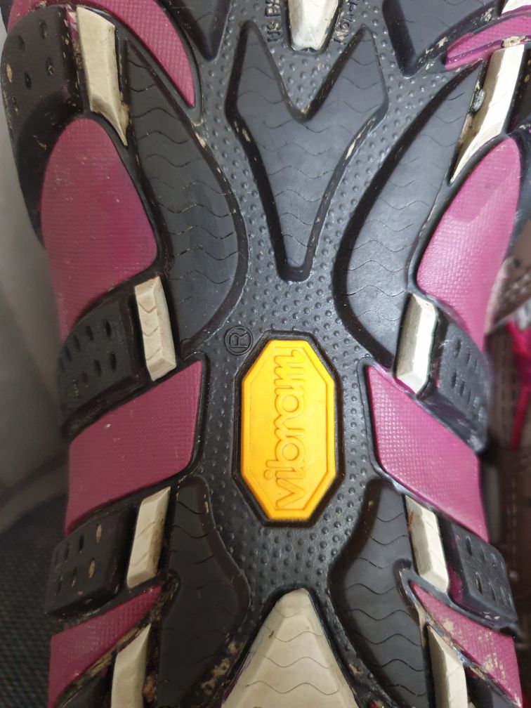 Vand pantofi treking MERRELL marimea 40