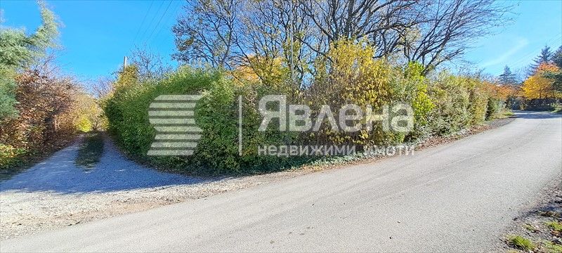 ЯВЛЕНА ЛАГЕРА продава парцел в с. Мала Раковица