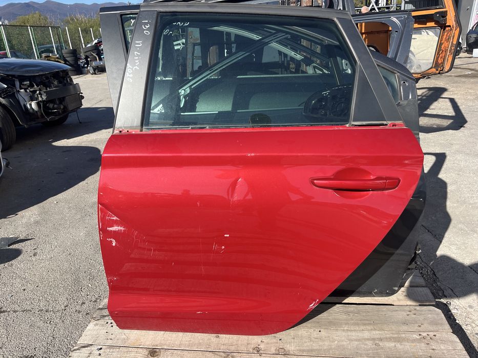 Врата Hyundai i30 хечбек 2021г