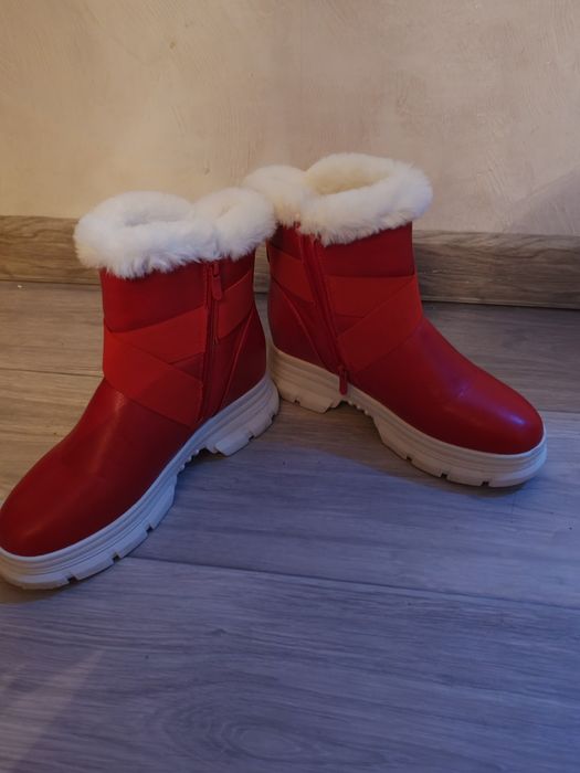 Продам зимние 255 размер