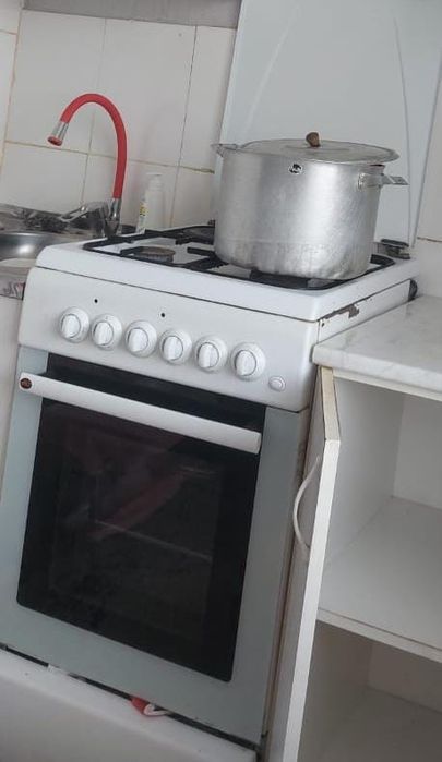 Продам газ плиту б/у срочно