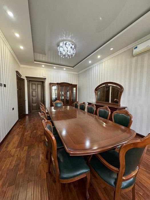 Продаю роскошный лакированный стол