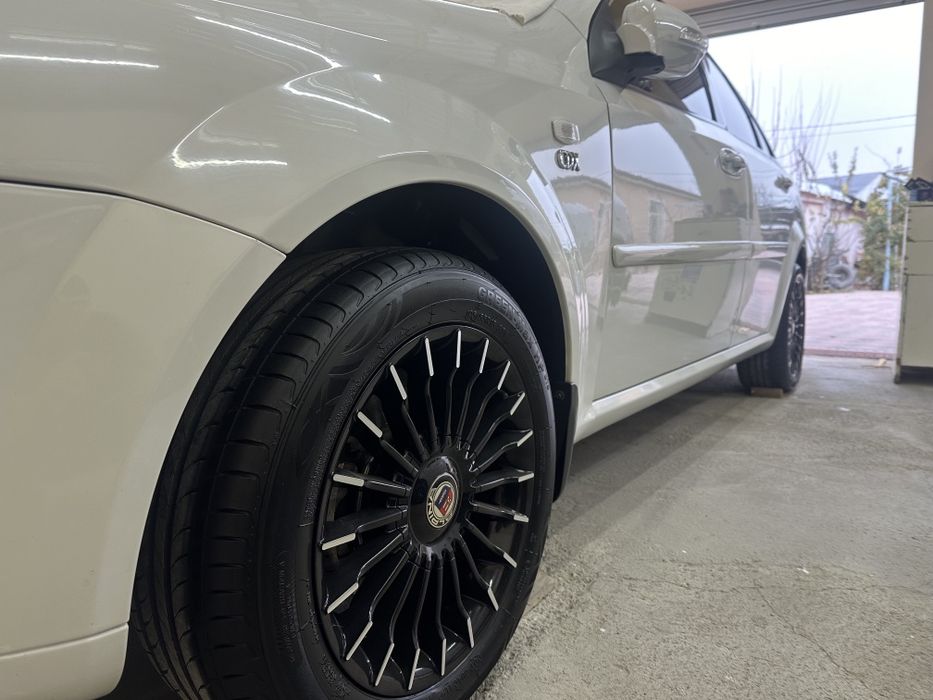 Продам диски с баллонами ( Alpina )