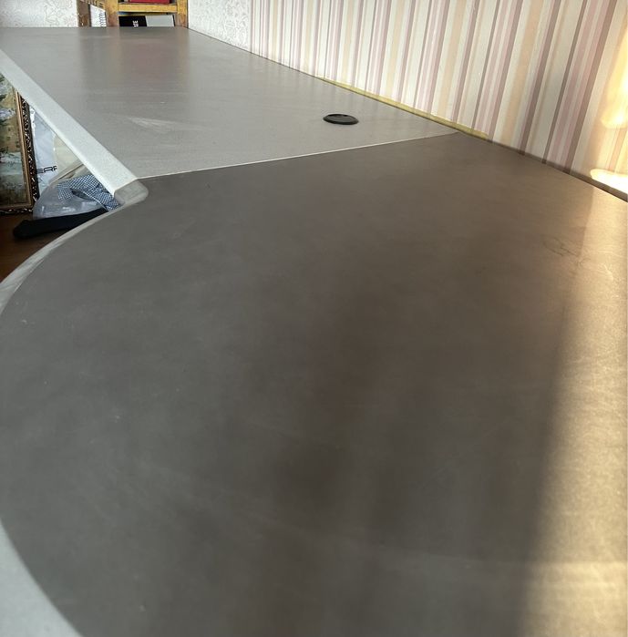 Стол письменный, полка на колесах, стул