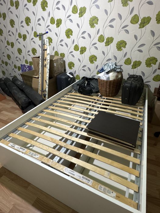 Отдал даром мебель. Самовывоз кровать и подготловник