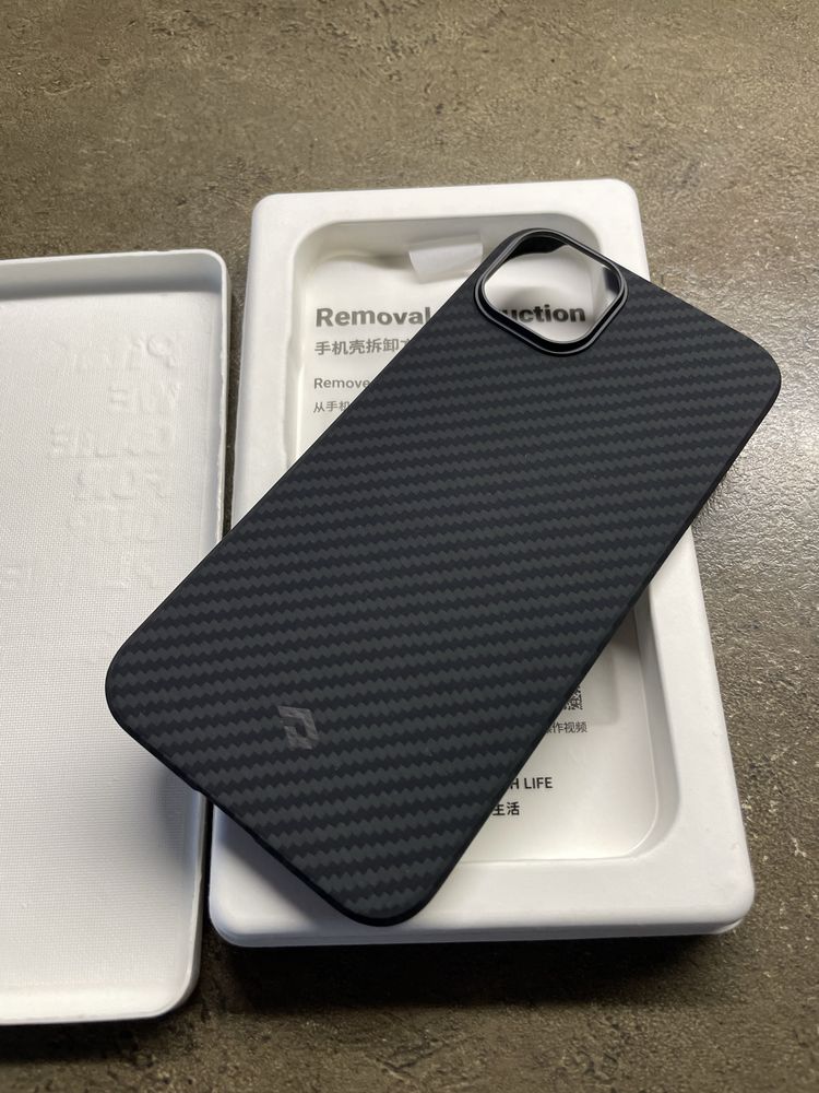 Карбонови кейсове Pitaka iPhone12pro/14 plus/Samsung s22+