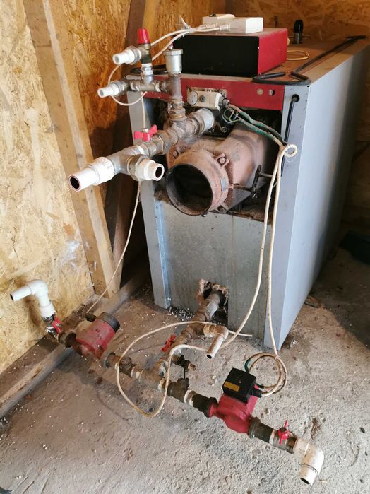 Viadrus Hercules 35 kW + puffer 50 l + coș de fum inox + Boiler