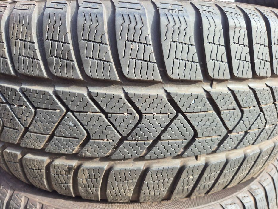 2 Anvelope de IARNA - 225/40/19 - PIRELLI - CA UNELE NOI - DOT 2021 !