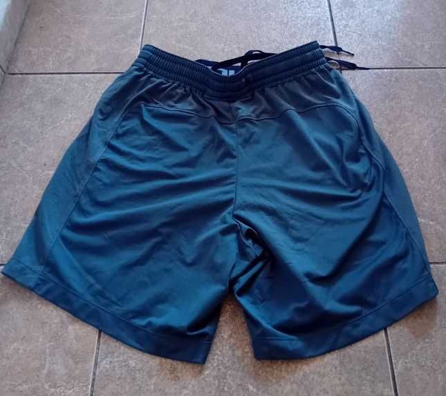 Оригинални къси панталони Under Armour