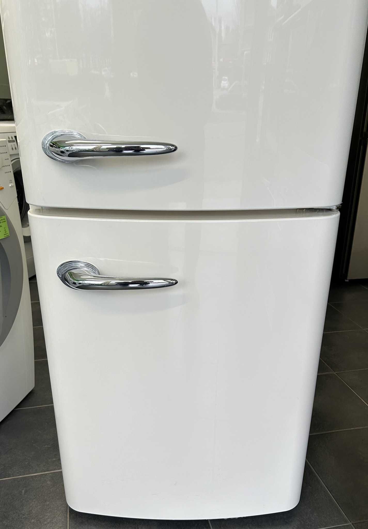 Хладилник Gorenje ORK 193 C ретро дизайн