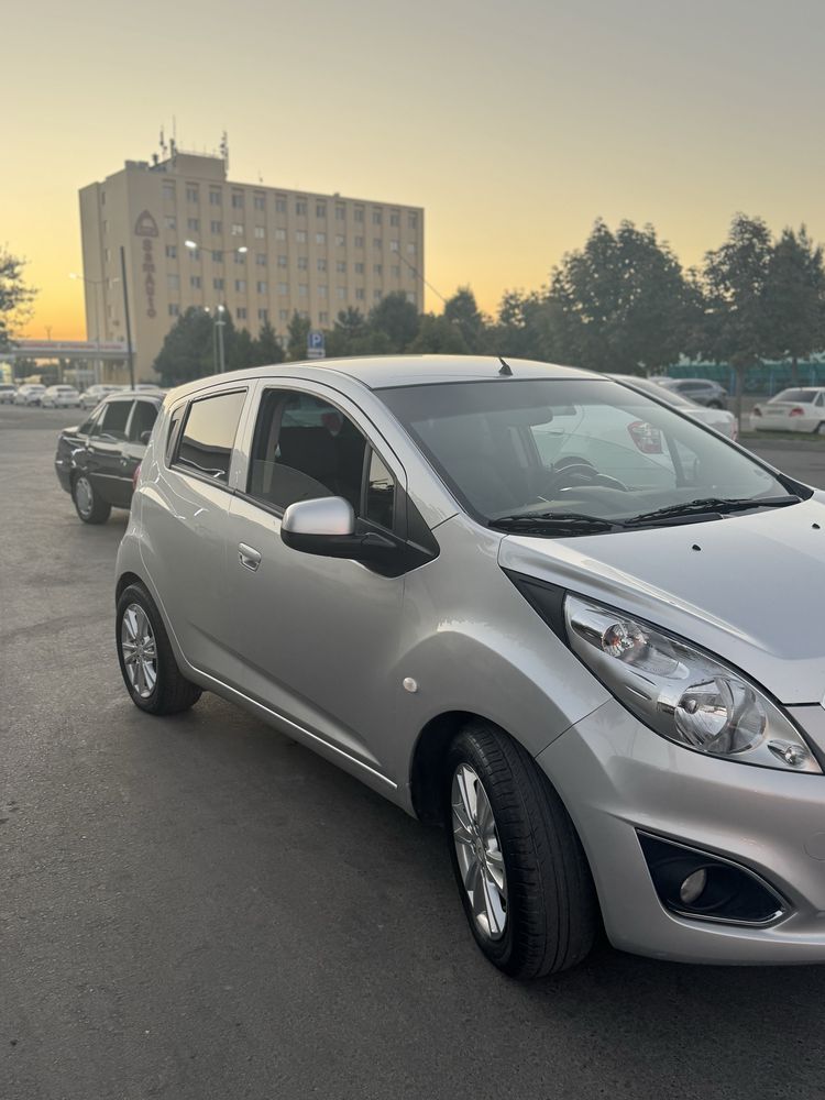 Spark ideal xolatda sotiladi