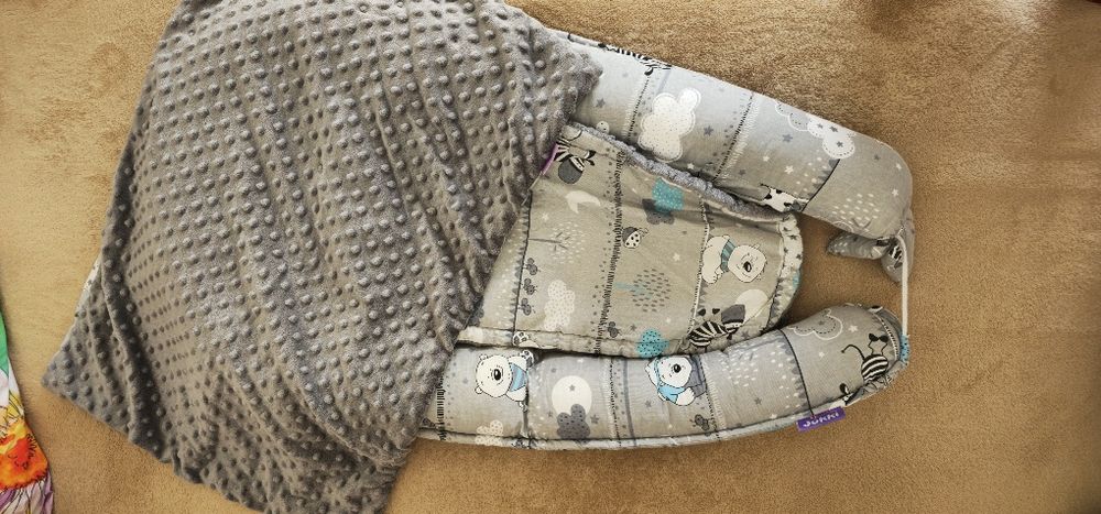 Vand baby nest pentru baietel