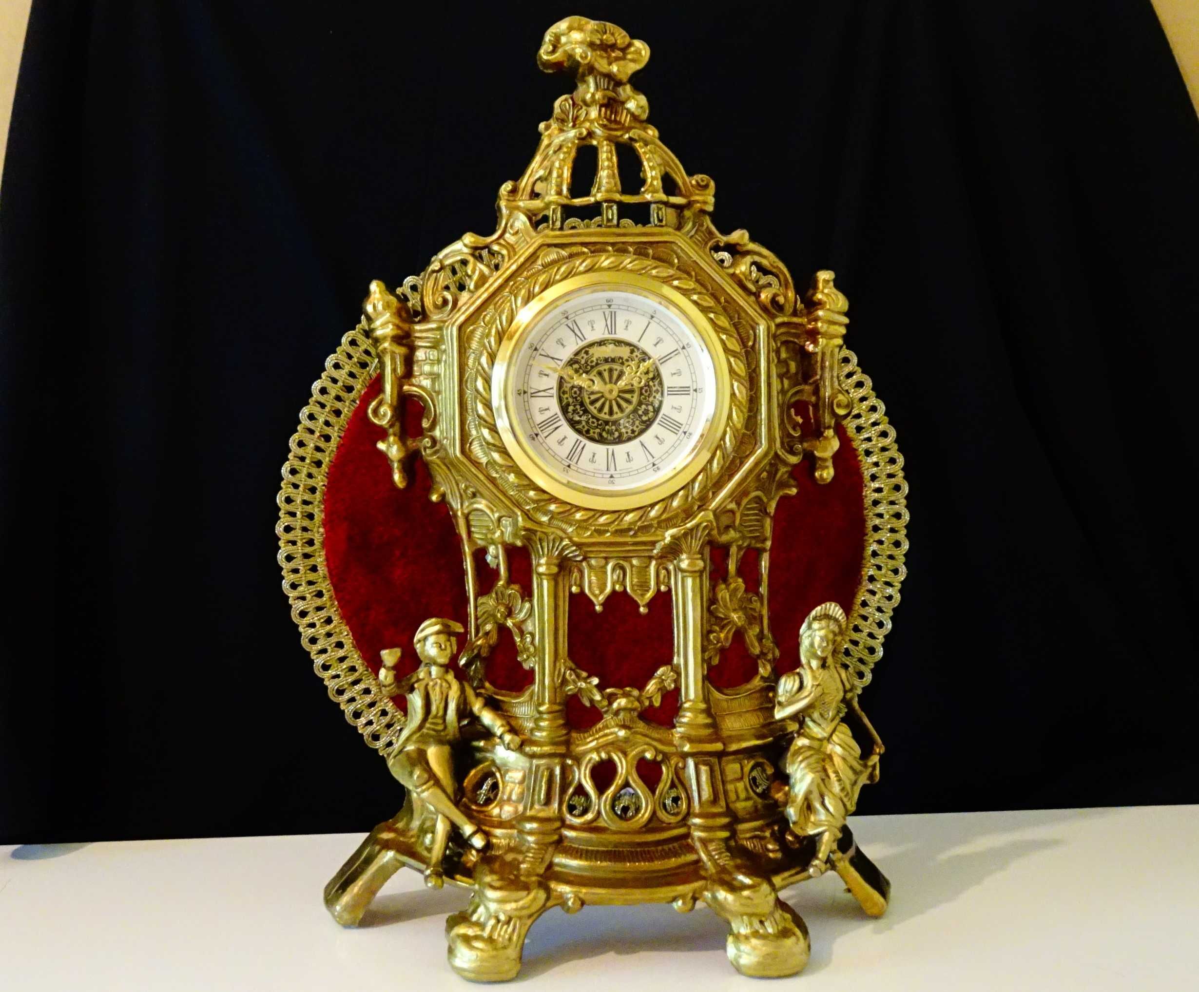 Бронзов механичен каминен часовник,барок.
