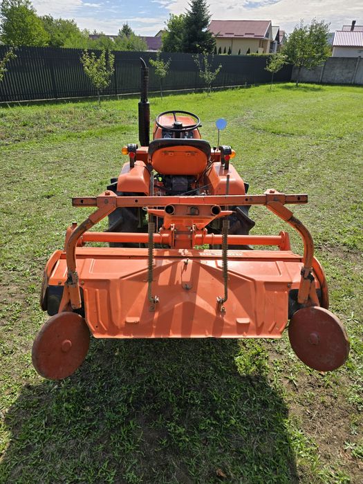 Tractoras Kubota B1500