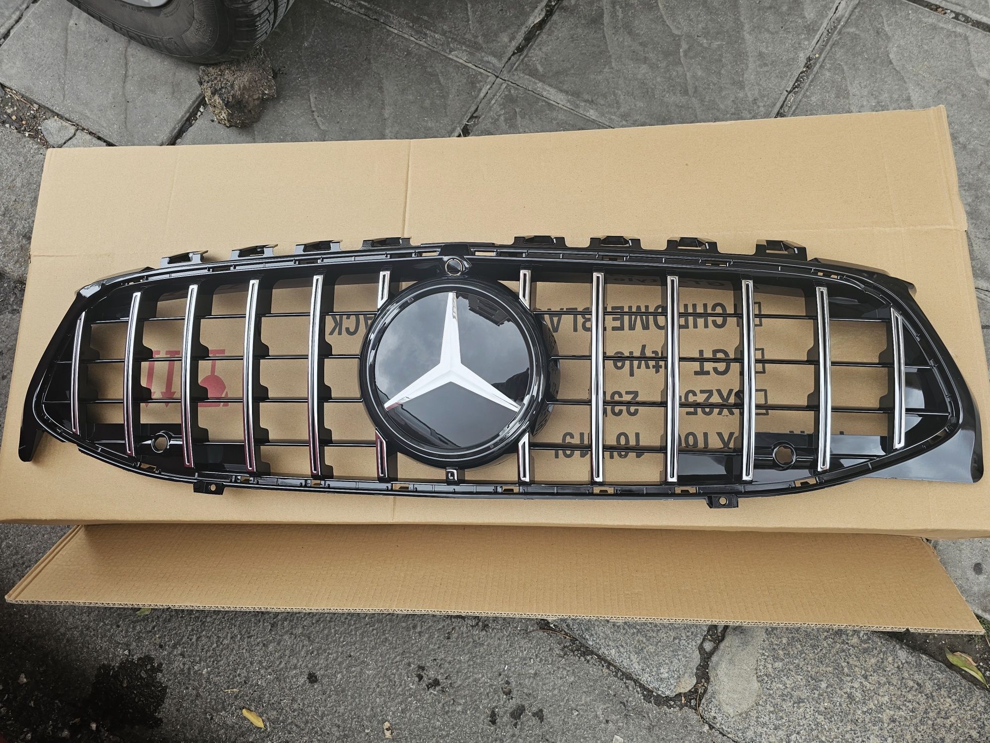 AMG Решетка C118 X118 GTR panamericana Mercedes CLA grill емблема