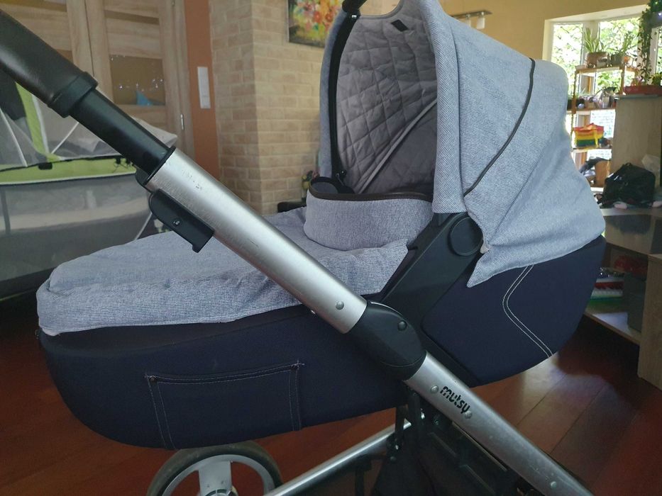 Продавам бебешки колички