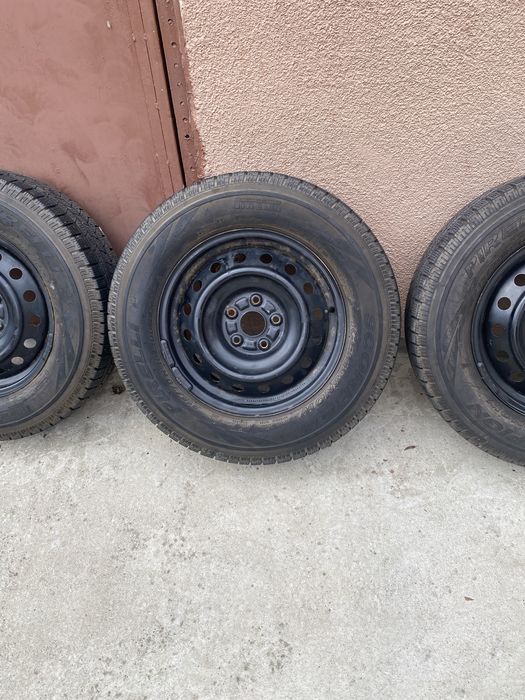 Jante roti cauciucuri 215/70/16 100T de iarna Rav 4 pe 16 de tabla