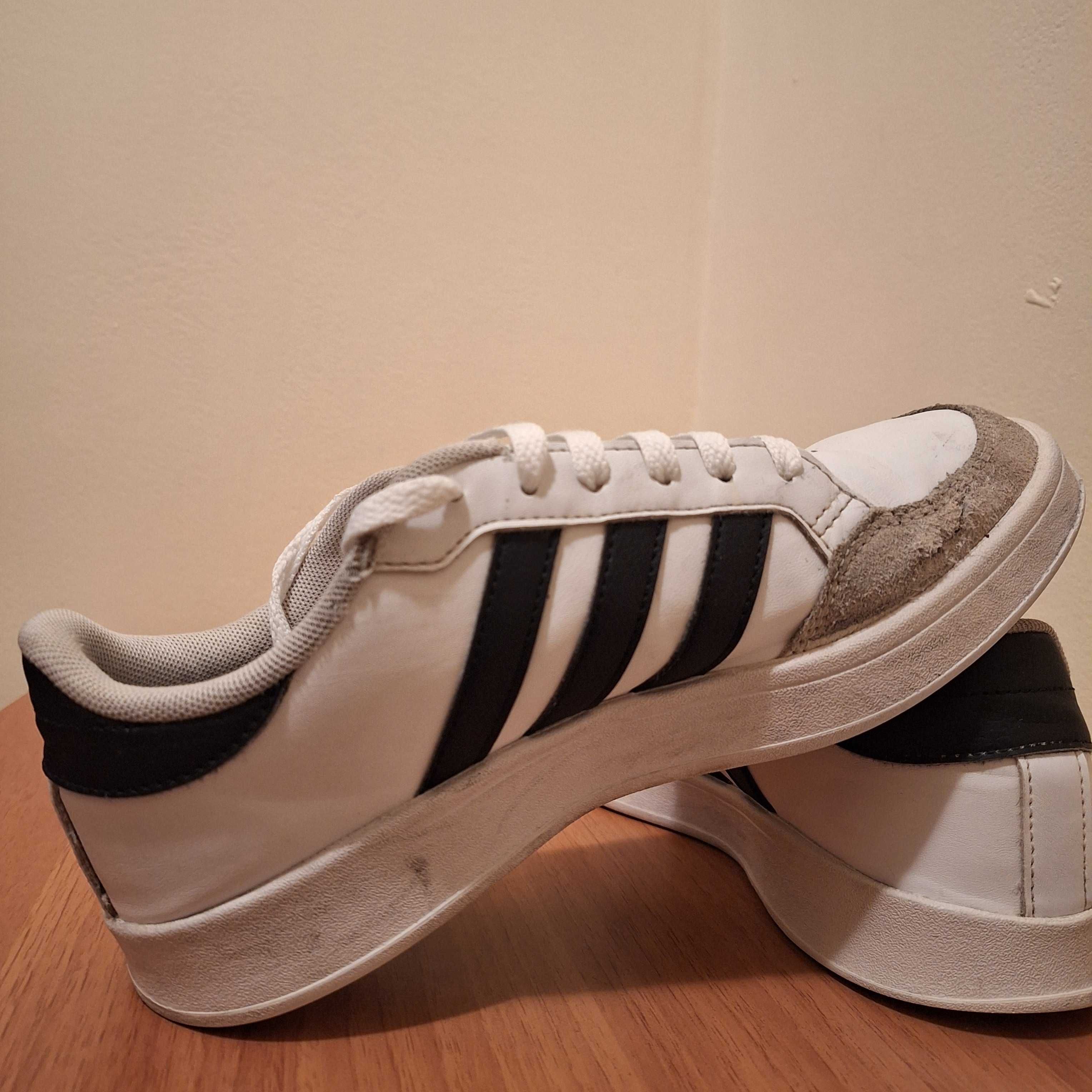 Adidas 41/uk7 със забележка