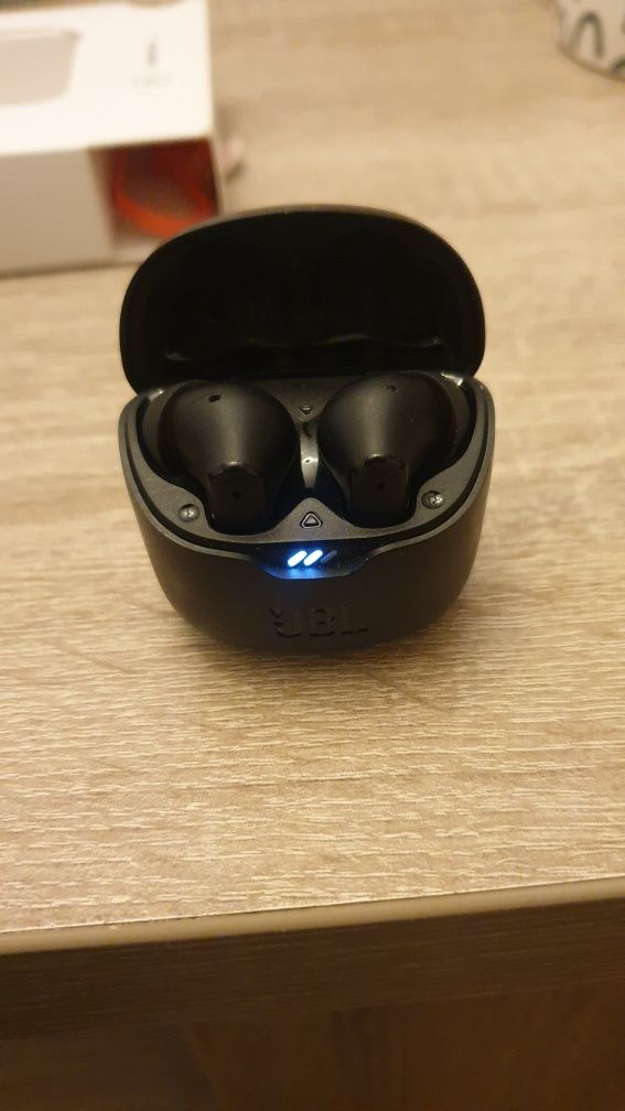 Căști JBL by HARMAN.