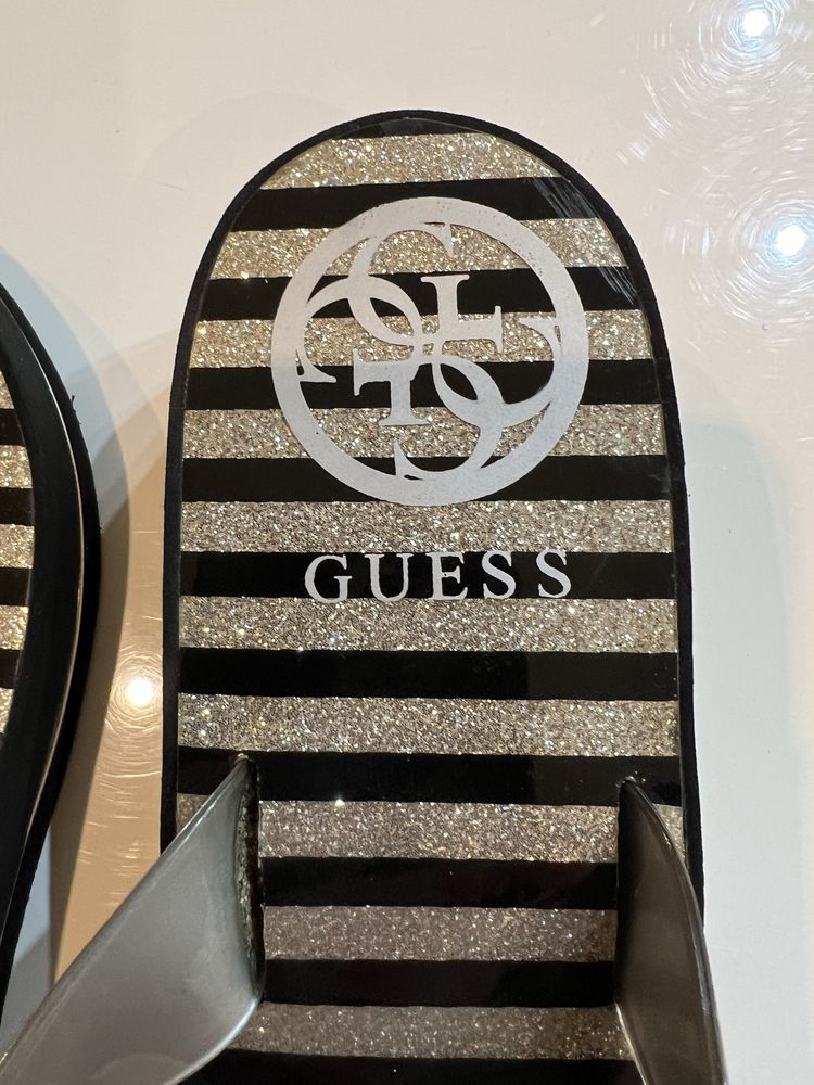 Дамски джапанки GUESS