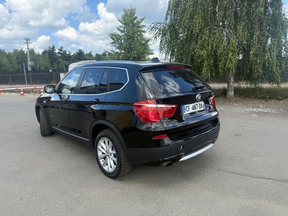 BMW X3 2.0D X-Drive 
M Paket 
X DRIVE [ 4x4]
An 2013
216000km km reali