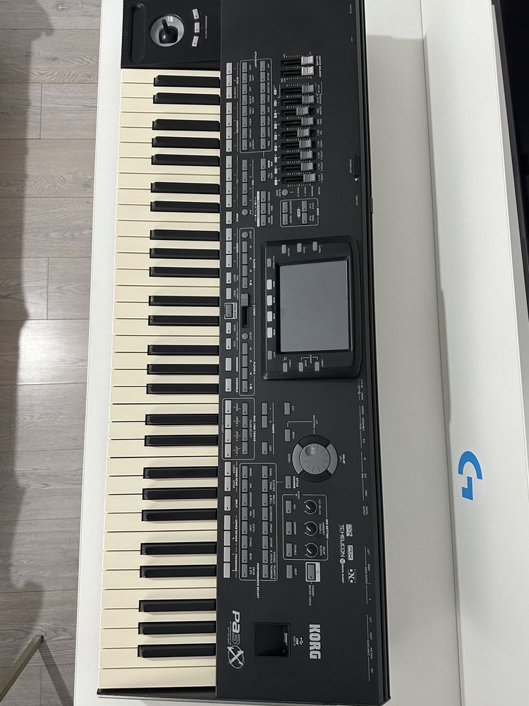 Vand/Schimb Korg pa3x 61