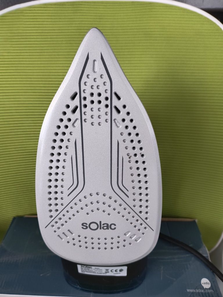 Чисто нова парна ютия SOLAC 2800w
