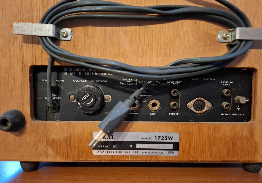 AKAI 1722W Магнетофон