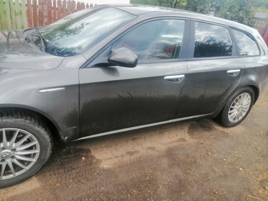 Vând Alfa Romeo 159