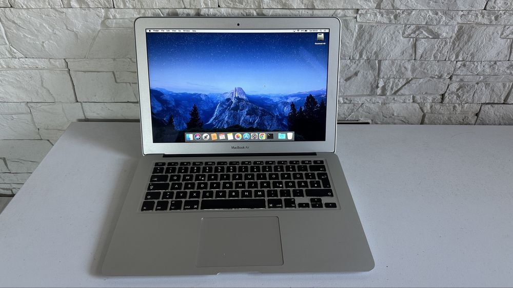 MacBook Air 13", MacOS High Sierra