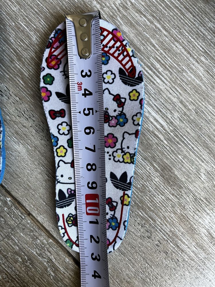Бебешки маратонки Adidas x Hello Kitty, 20 номер