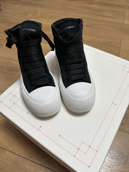 Tenesi Alexander Mcqueen