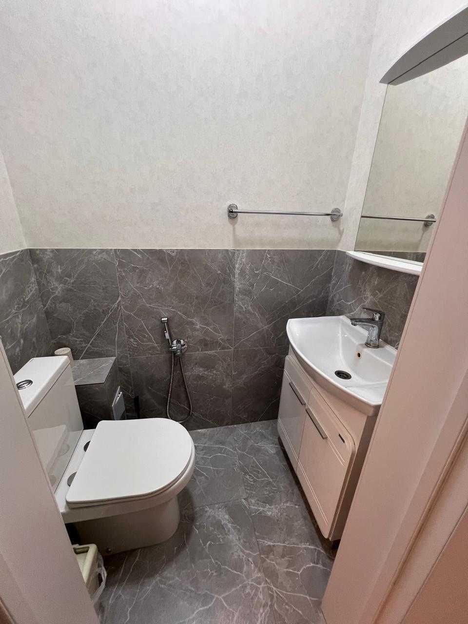 Продам трехкомнатную в Жана Алтай