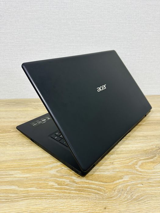 ACER Core i3 Мощный, Игровой с Большим 17,3 дюймов экраном