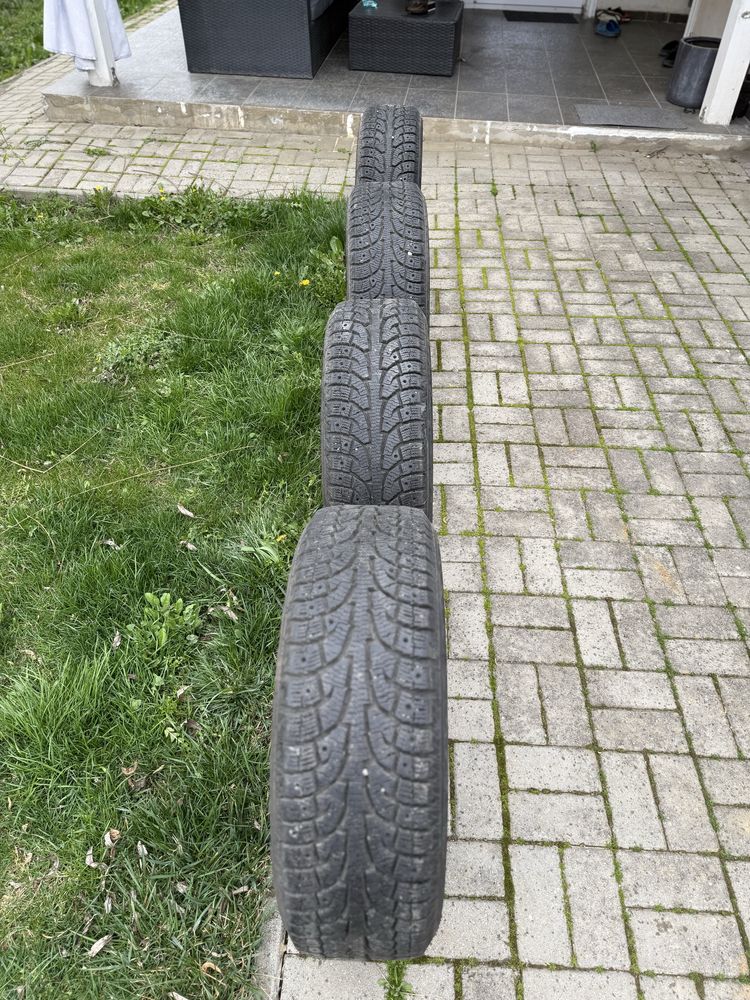 Jante + Cauciucuri iarna 215/60/17 96T 5x114.3 ET 40 Nissan/Hyundai