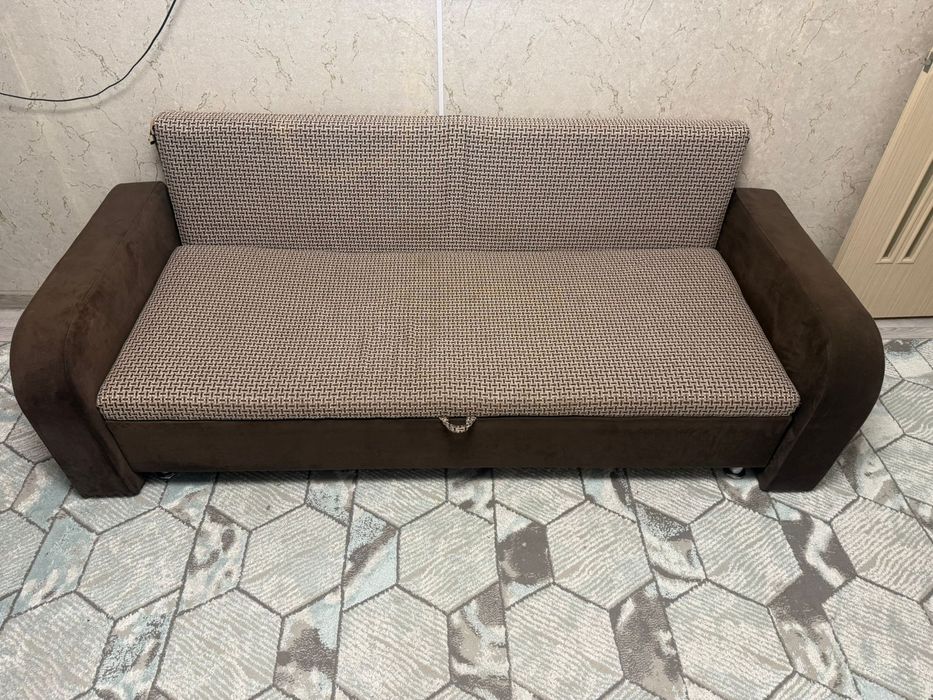 Продам диван срочно