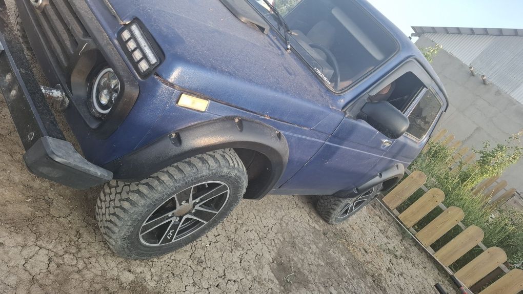 Нива 4×4 на полном ходу
