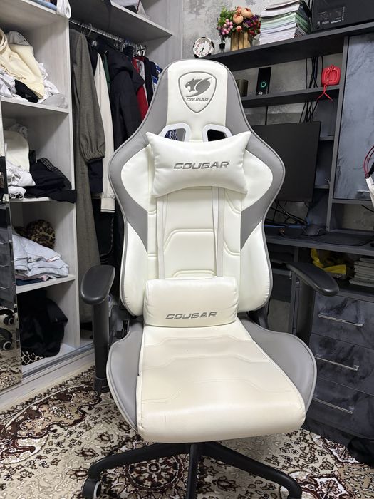 Продаю игровое кресло