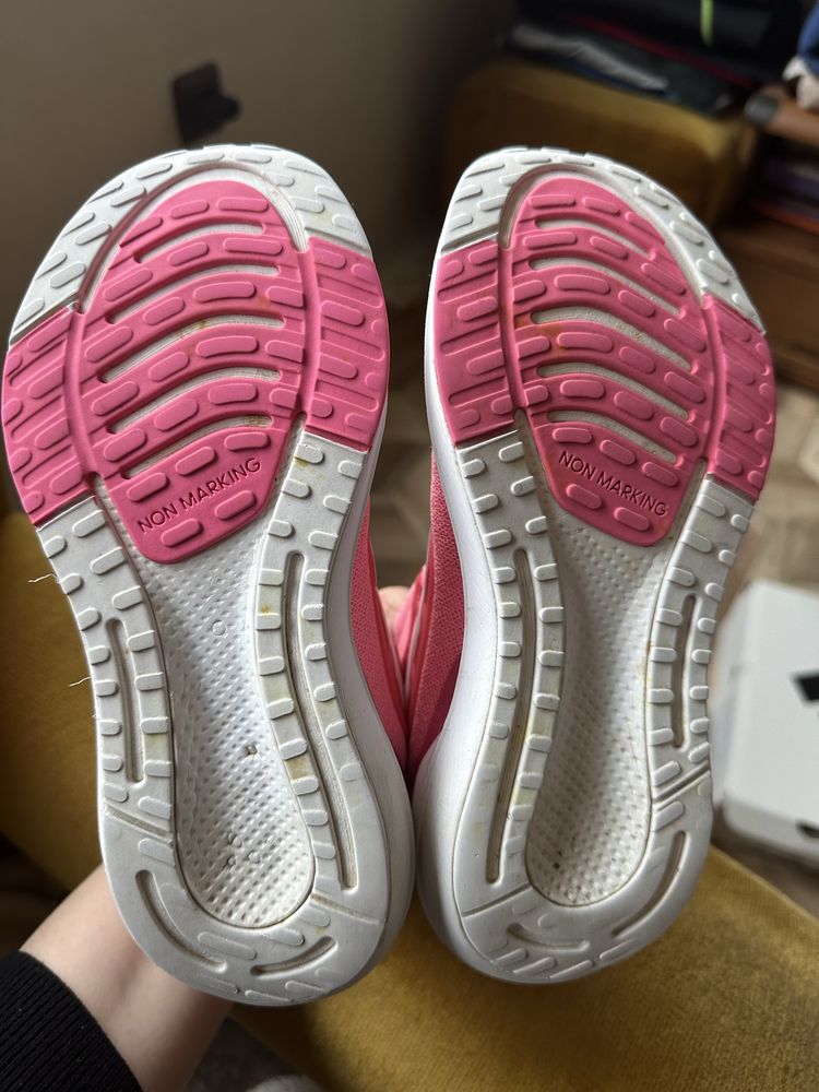 Маратонки adidas