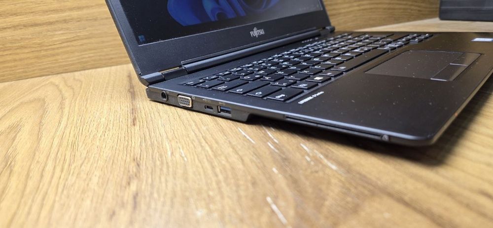 Core i5 8gb/ 256 ssd  7- pokoleniya Fujitsu! Ideal holatda!