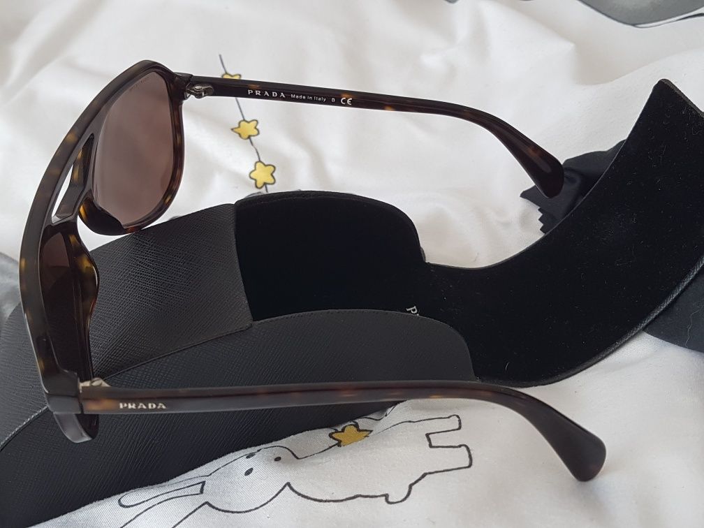 Ochelari de soare Prada