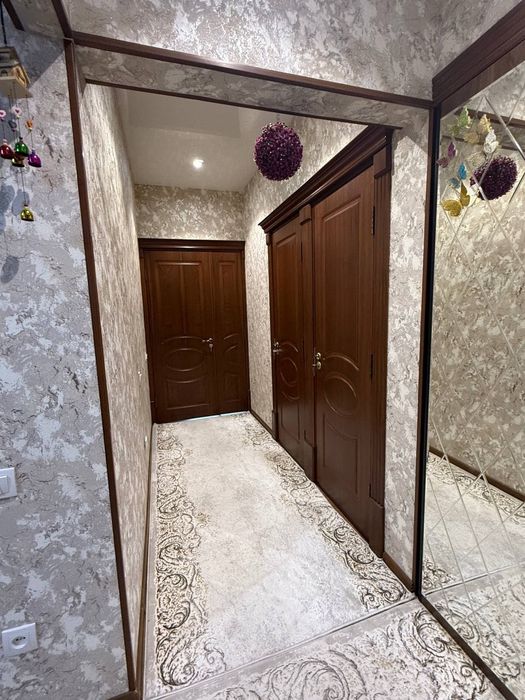 Продам юнусабад 19 квартал 3х комнатная 3/5/5