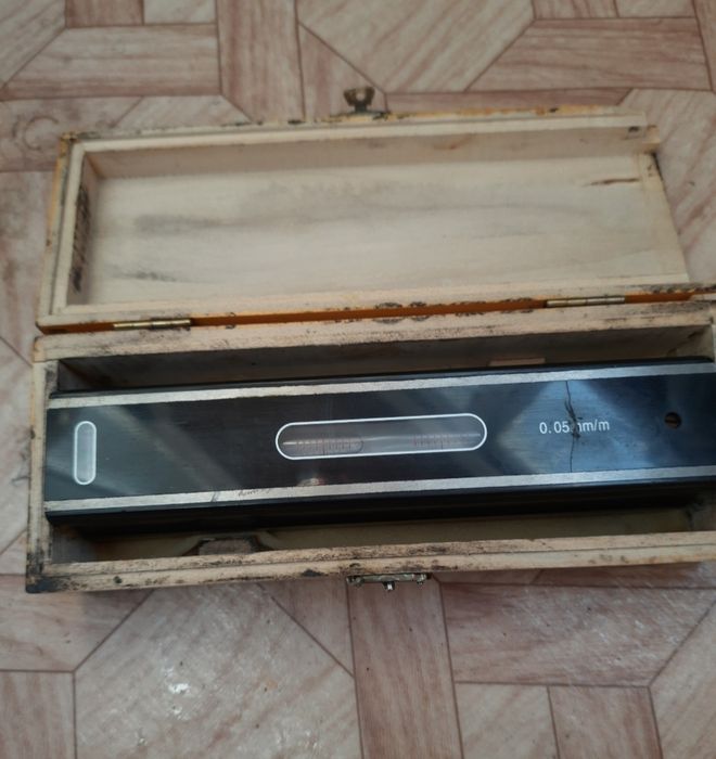 Продаю уровень брусковый