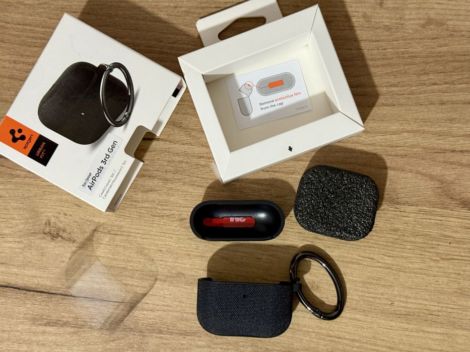 Чехол Spigen Urban Fit для Airpods 3