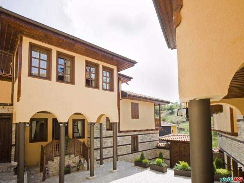 Продава се Хотел в Копривщица - 1200 кв.м за 500 €/кв.м - Снимка #4