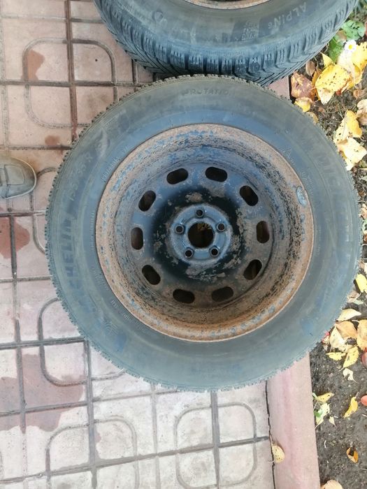 Железни джанти със зимни гуми