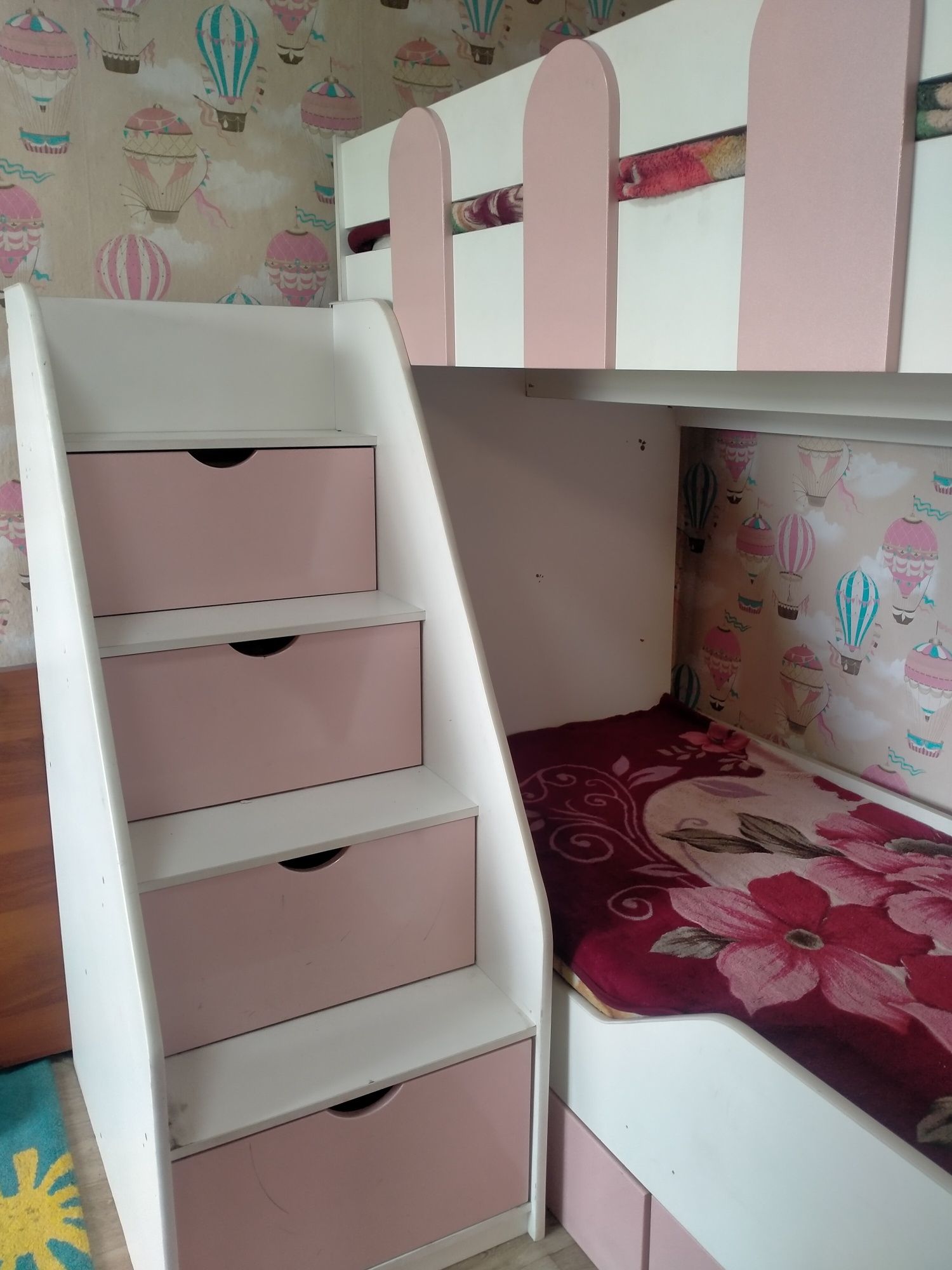 Продам  двухъярусную кровать